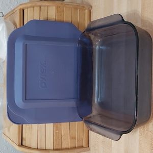 Pyrex Amethyst 8x8 with Lid